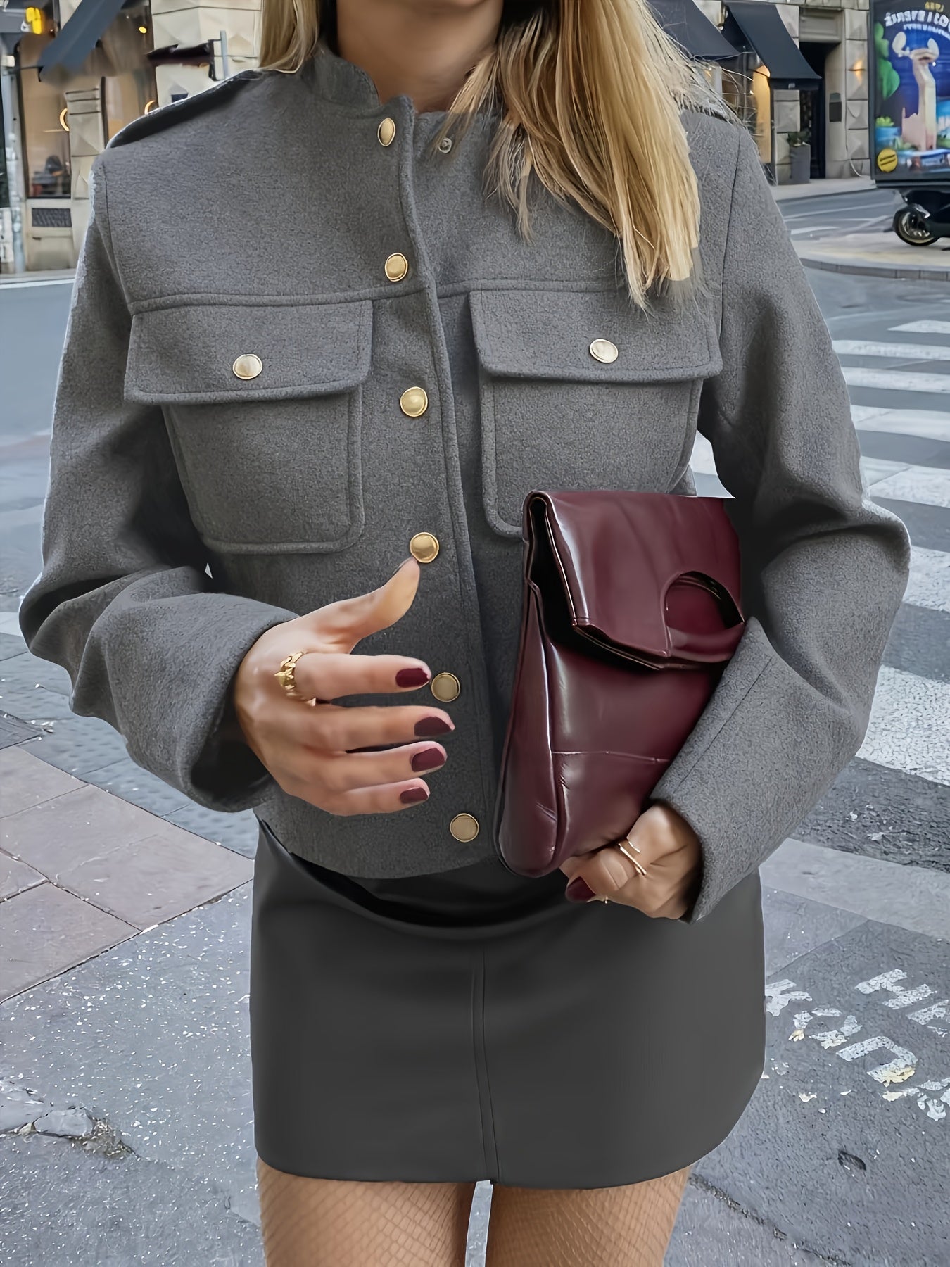 Elegante Getailleerde Damesjas – Knoopsluiting & Structured Fit