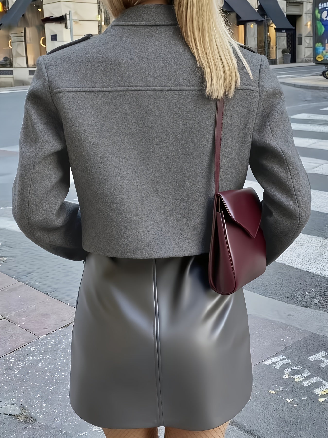 Elegante Getailleerde Damesjas – Knoopsluiting & Structured Fit