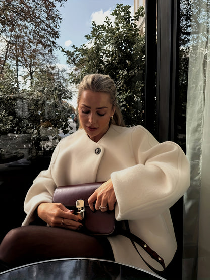 Witte Korte Herenblazer – Elegante Enkelknoop & Structured Fit