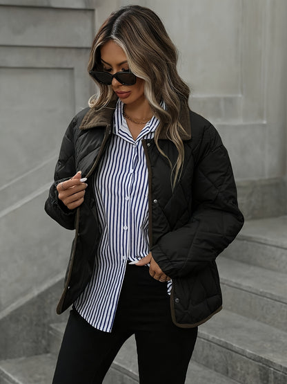 Stijlvolle Korte Damesjas met Reverskraag en Pockets