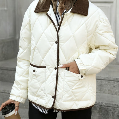 Stijlvolle Korte Damesjas met Reverskraag en Pockets