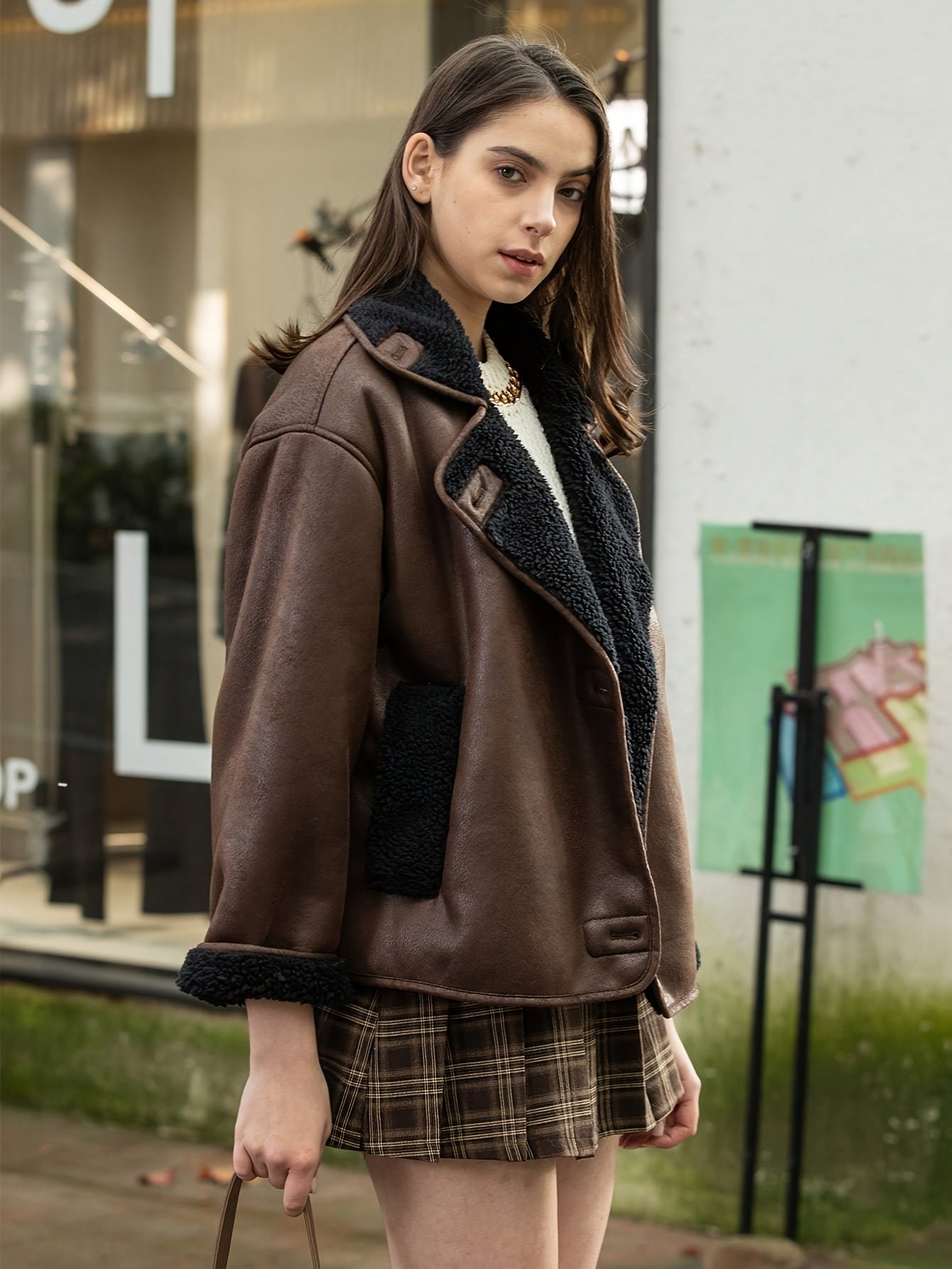 Oversized Bruine Teddy Jas – Pluche Kraag & Manchetten