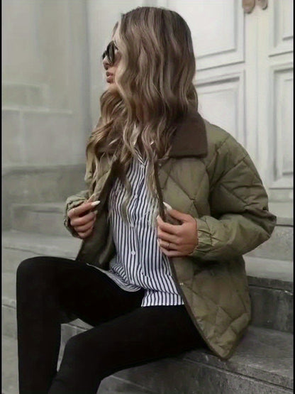 Stijlvolle Korte Damesjas met Reverskraag en Pockets